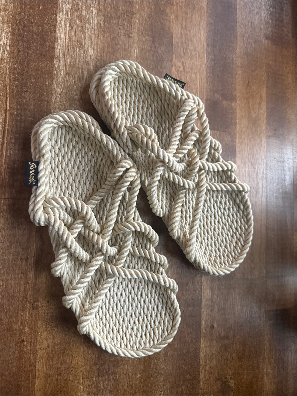 Nomadic sandals